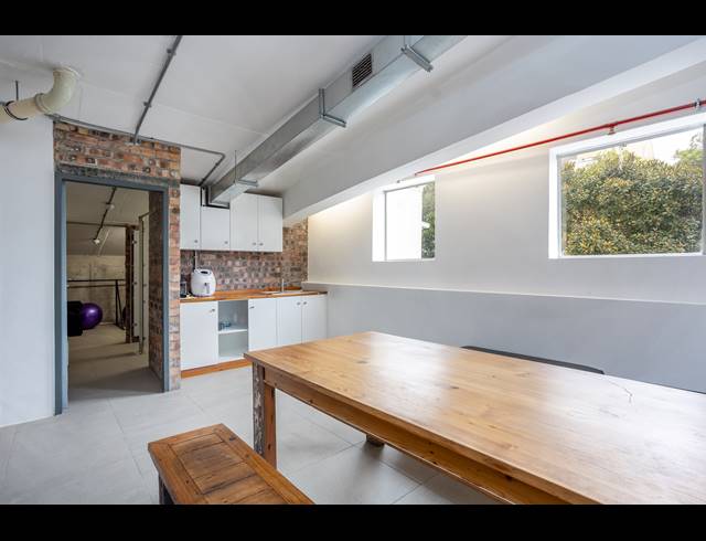 144M² OFFICE TO LET IN CAPE TOWN CITY CENTRE